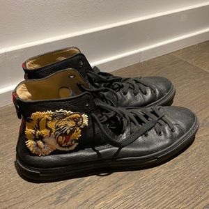 Gucci tiger head leather sneaker